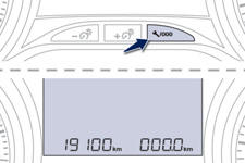 Le kilométrage journalier affiché, appuyez quelques secondes sur le bouton.